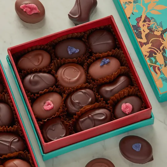 Milk & Dark Chocolate Cream Selection, 130g product image