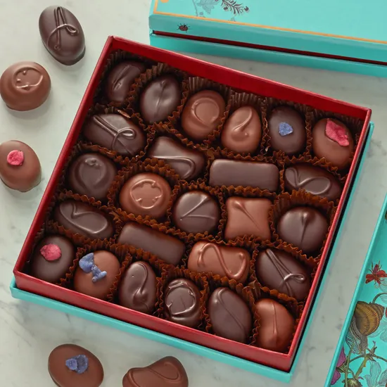 Milk & Dark Chocolate Cream Selection, 265g product image