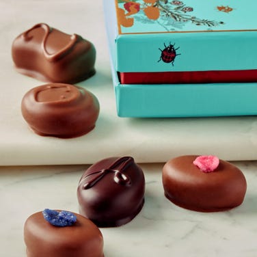 Milk & Dark Chocolate Cream Selection, 265g