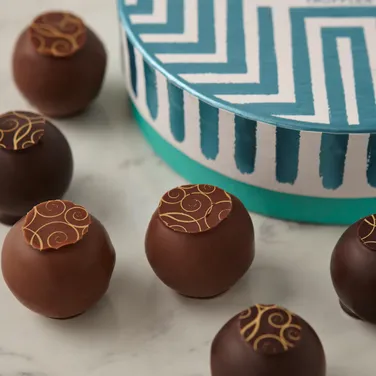 Fortnum's Sea Salted Caramel Truffle Drum, 135g