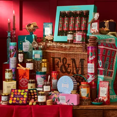 The Sleighborne Hamper