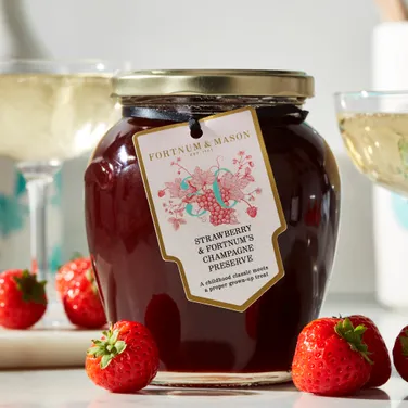 Strawberry & Champagne Preserve Amphora 890g