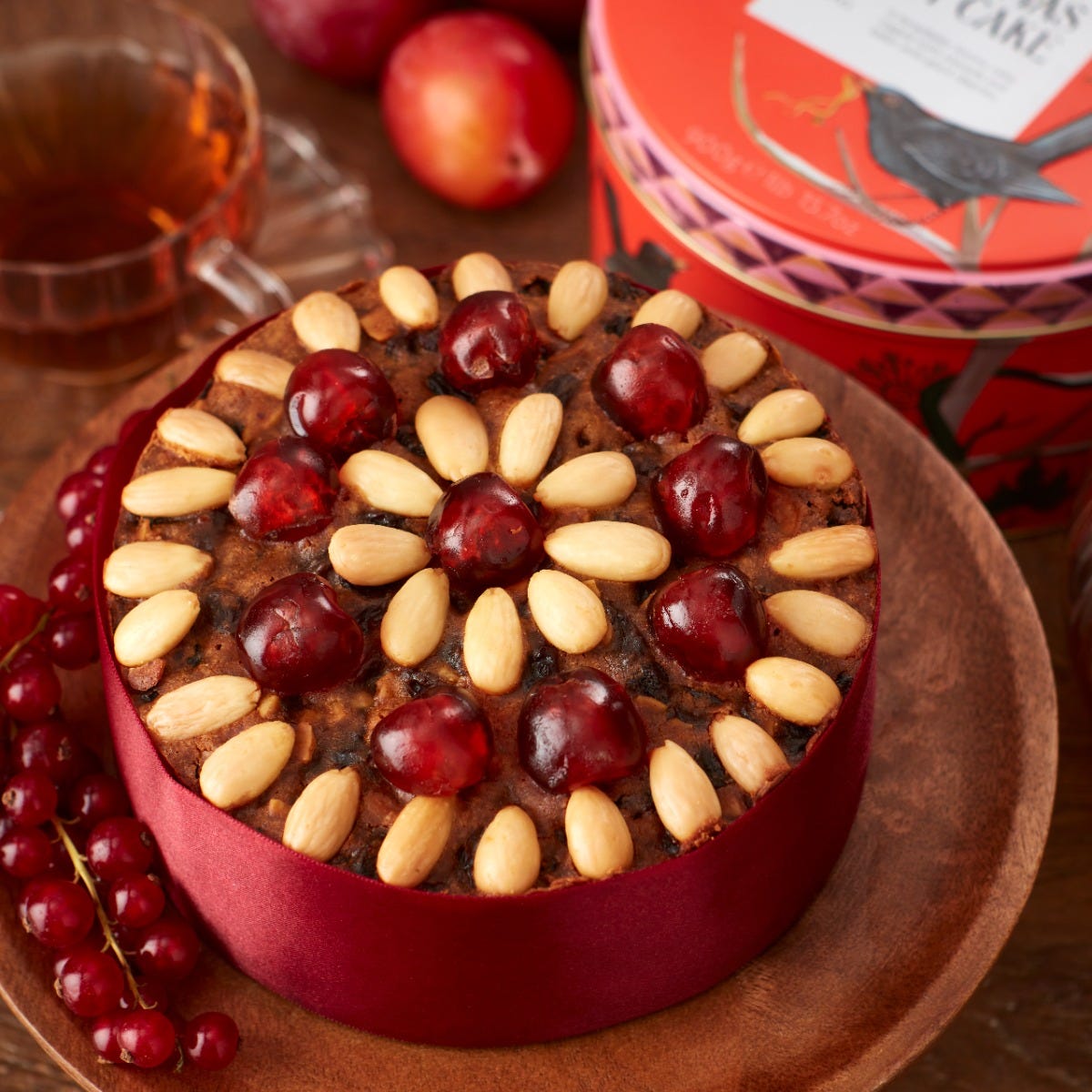 Cake in tin outlet