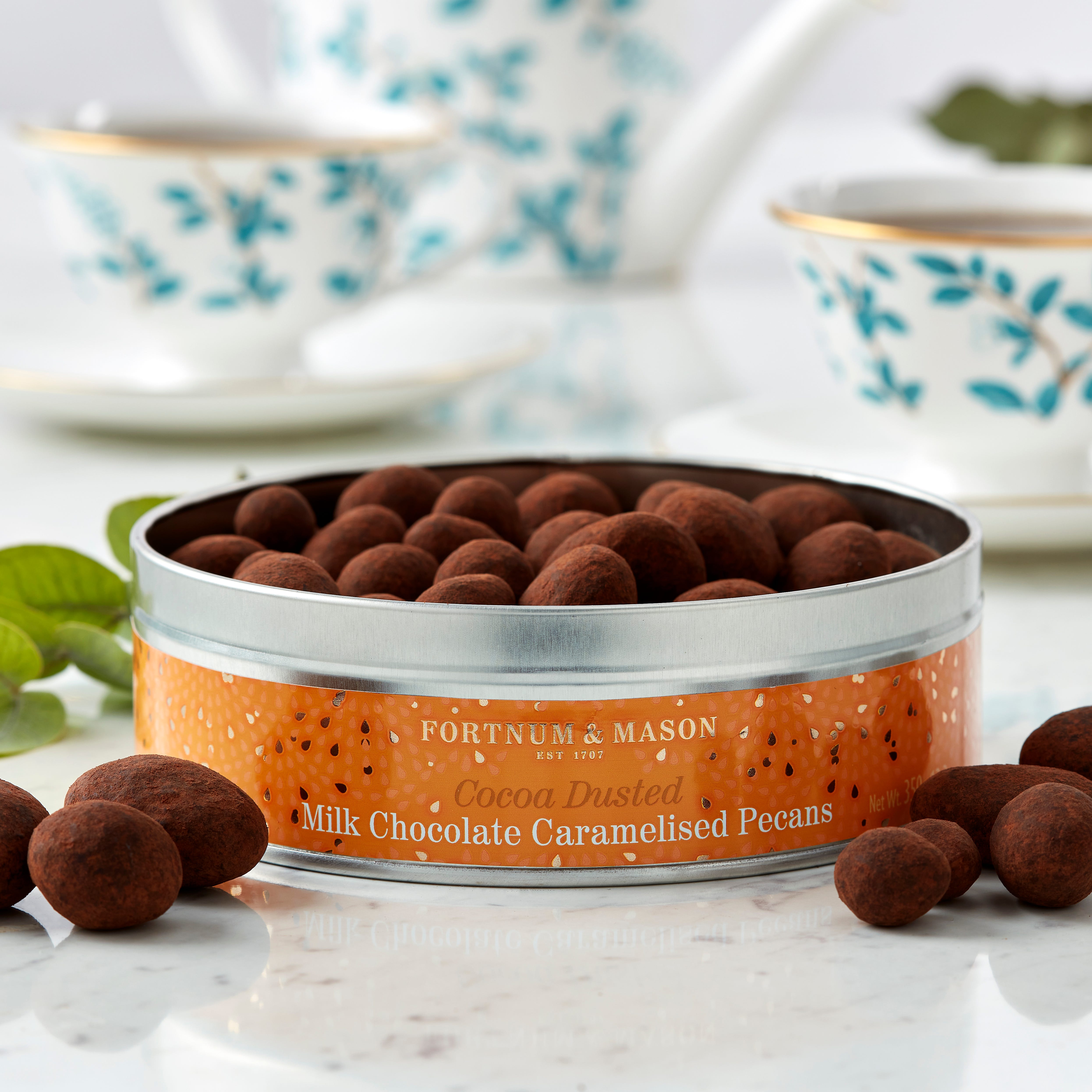 Cocoa Dusted Milk Chocolate Caramelised Pecans with Gianduja, 350g product image