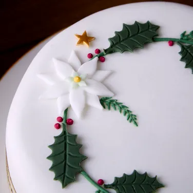 Iced Christmas Cake with Holly Decoration, 1.1kg