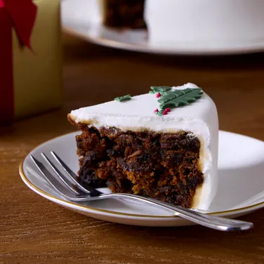 Iced Christmas Cake with Holly Decoration, 1.1kg