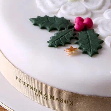 Iced Christmas Cake with Flower & Holly Decoration, 1.8kg