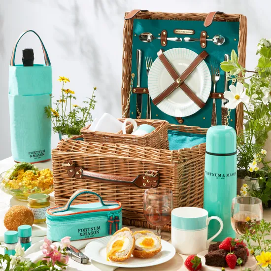 Fortnum’s Stripe Picnic Hamper for Two product image