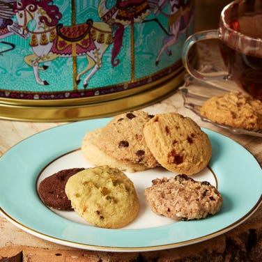 Merry Go Round Musical Biscuit Tin, 500g