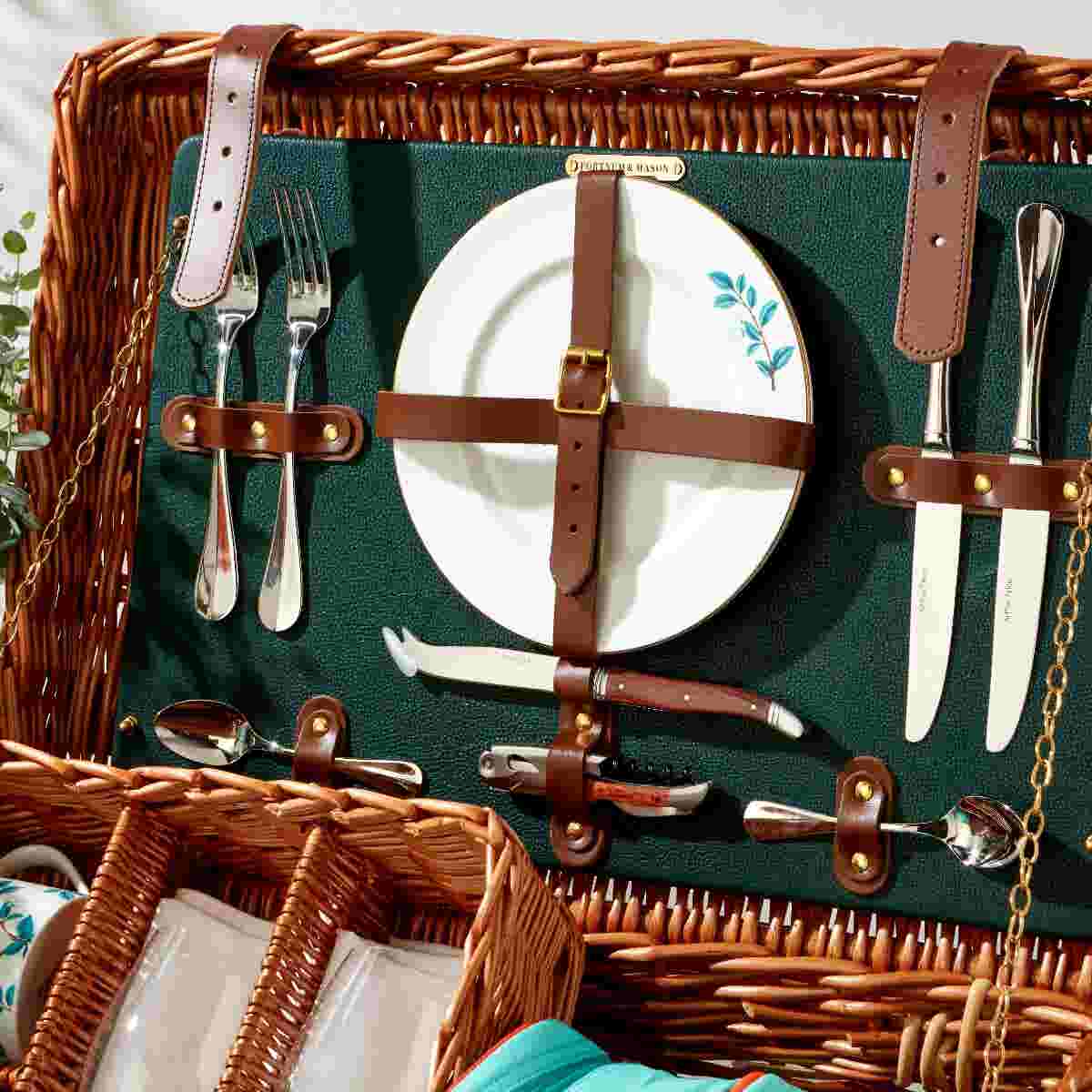 Fortnum's Camellia White Wicker Hamper For Two