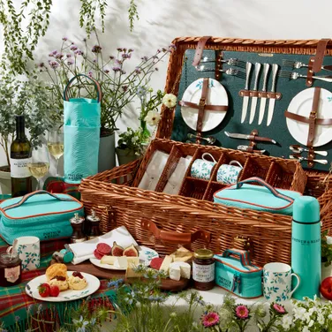 Fortnum's Camellia White Wicker Hamper For Four