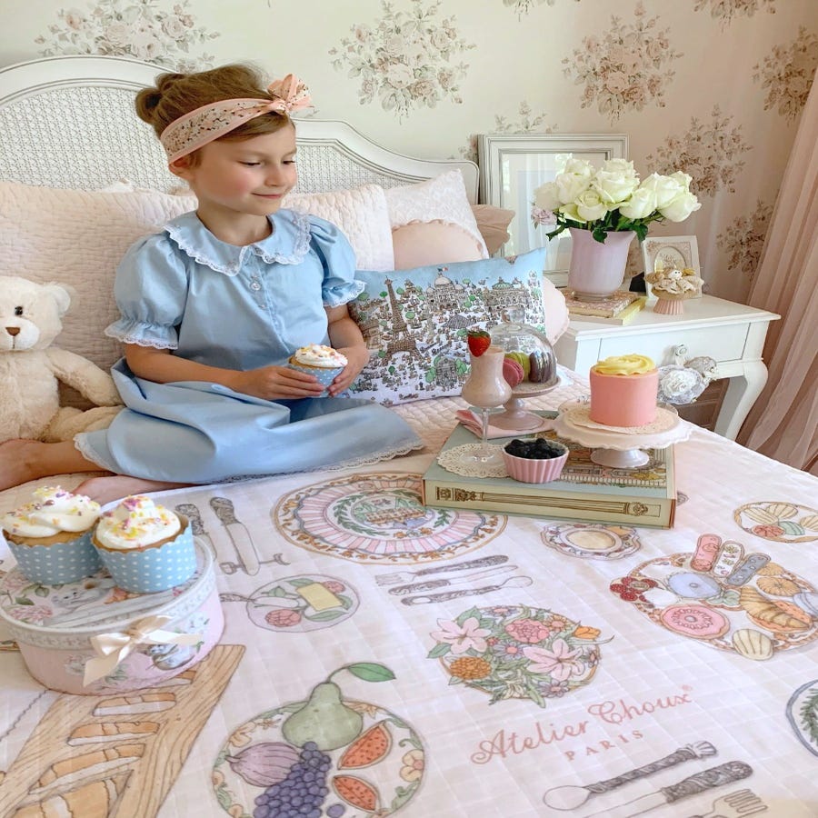 Little girl top tea table set
