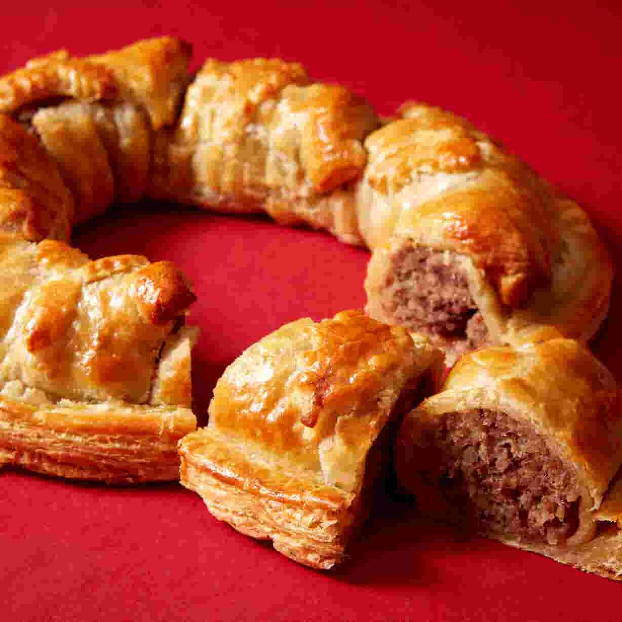 Sausage Roll Wreath, 1150g
