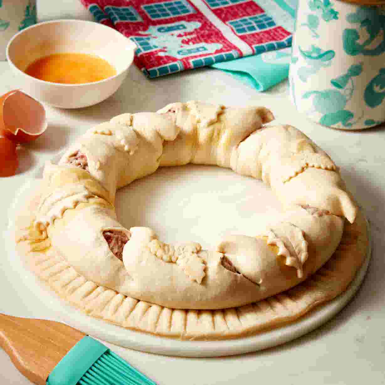 Sausage Roll Wreath, 1150g