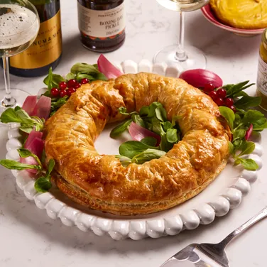 Sausage Roll Wreath, 1150g