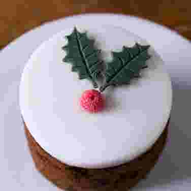 Mini Iced Christmas Cake, 119g