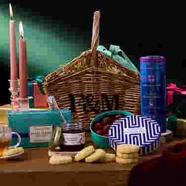 The Taste of Fortnum's Hamper