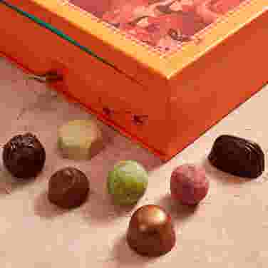 Fortnum's Favourites Milk, Dark & White Chocolate Selection, 525g