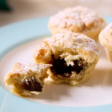 Christmas Petit Fours Almond Mince Pies, 210g
