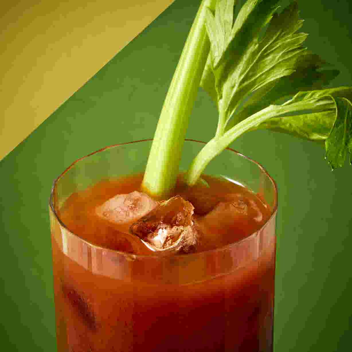 Bloody Mary with English Apple Vodka & Hot Chilli Sauce, 250ml