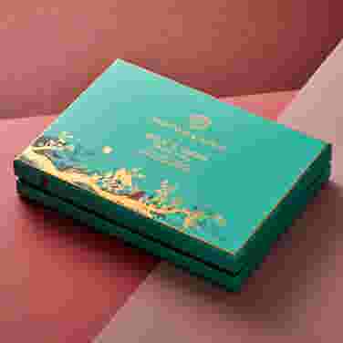 Milk & Dark Chocolate Selection Box, 250g