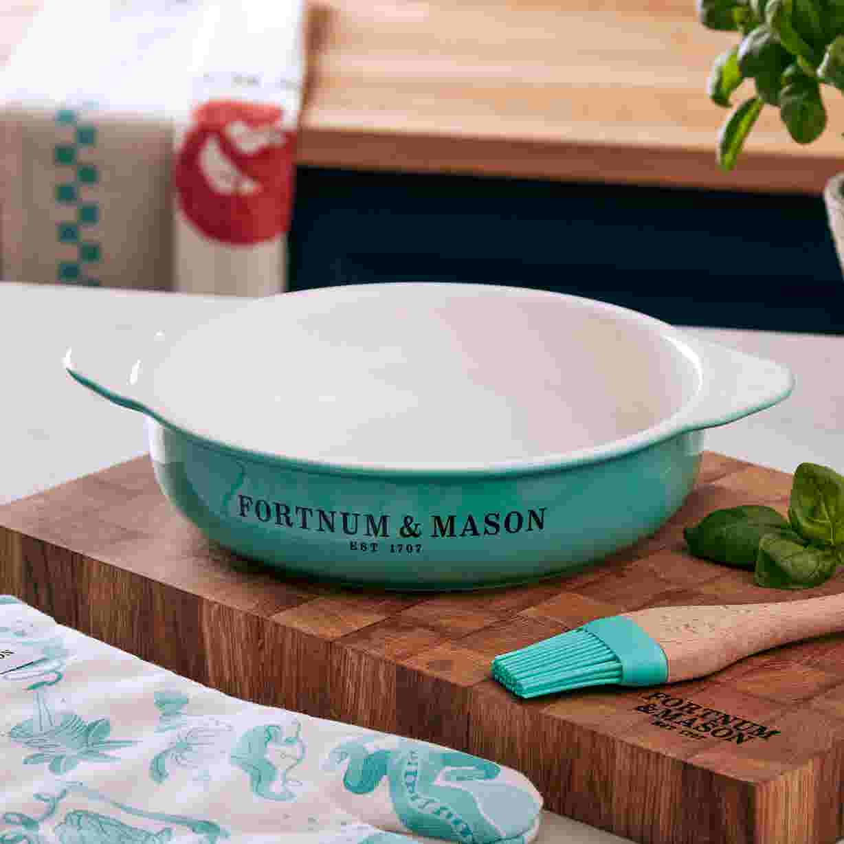 Fortnum's Kitchen Roasting Dish, Round