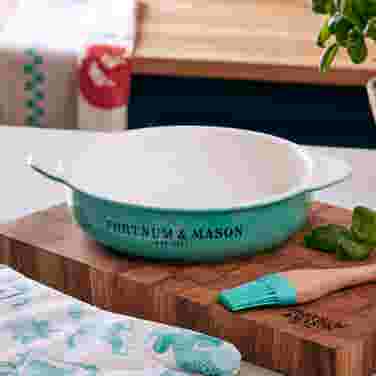 Fortnum's Kitchen Roasting Dish, Round