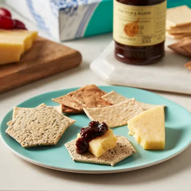 Savoury Biscuit Selection, 345g