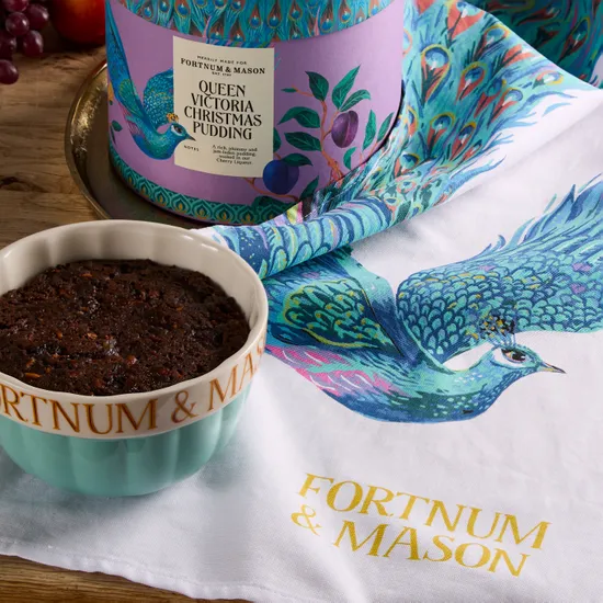 Queen Victoria Plum Pudding, 907g product image