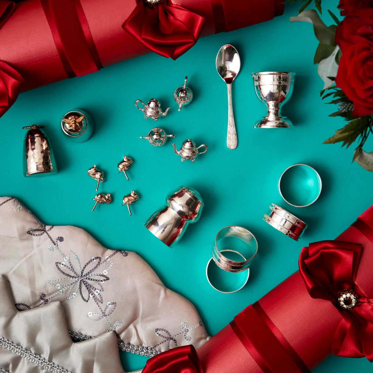 Cardinal Red Crackers