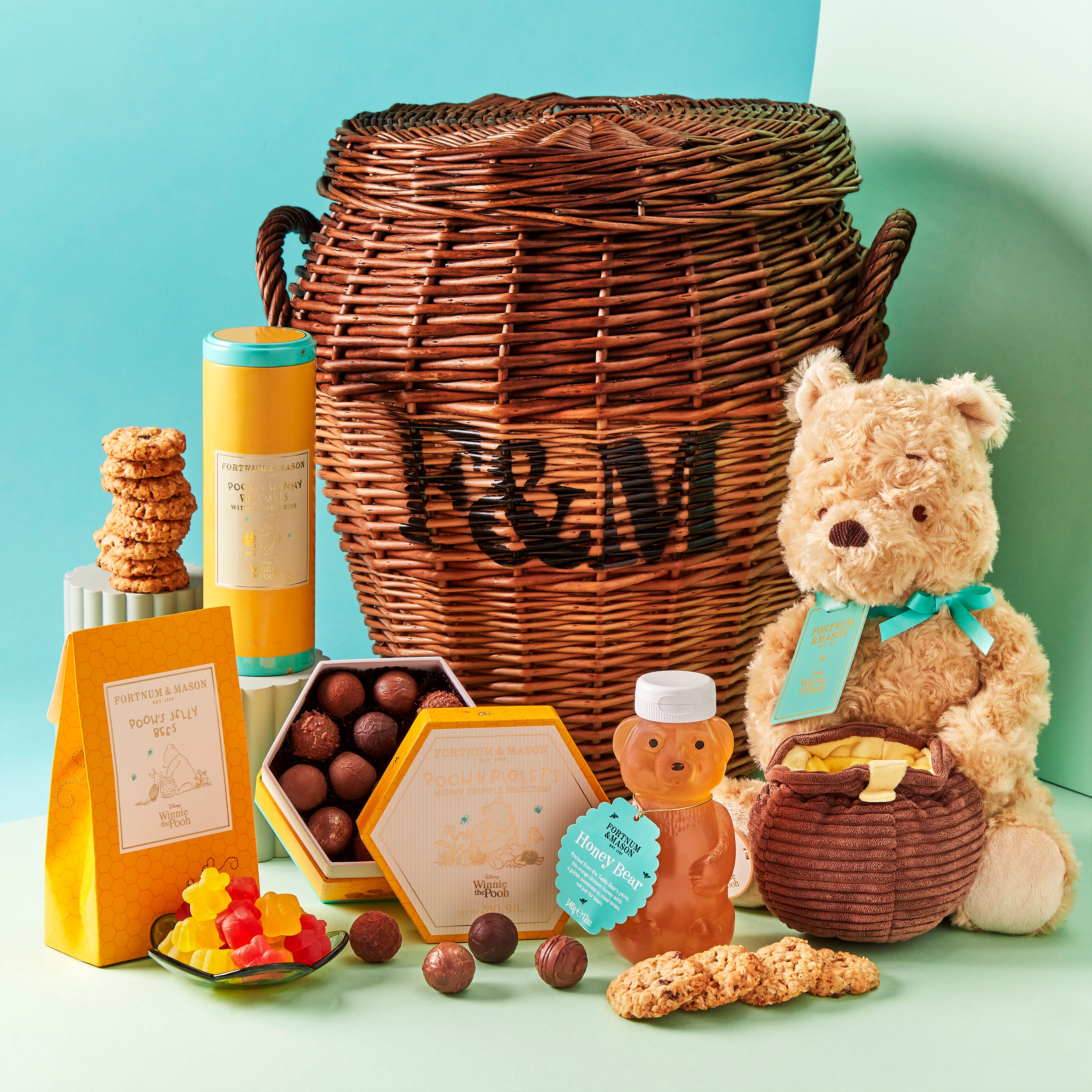 Disney Winnie the Pooh Hunny Pot Hamper product image