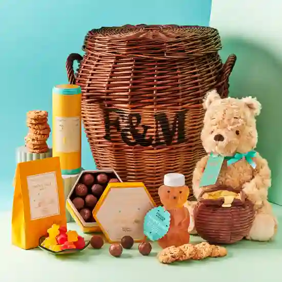 Disney Winnie the Pooh Hunny Pot Hamper product image
