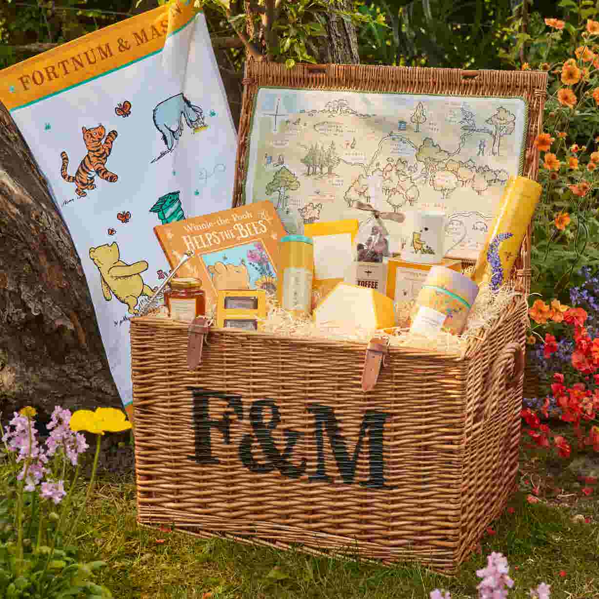 Disney Winnie the Pooh The Collector’s Hamper
