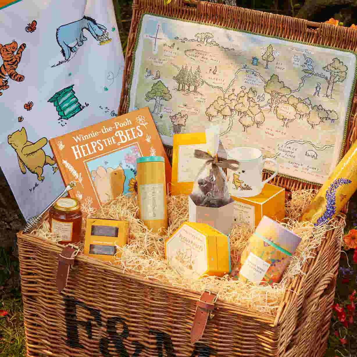 Disney Winnie the Pooh The Collector’s Hamper