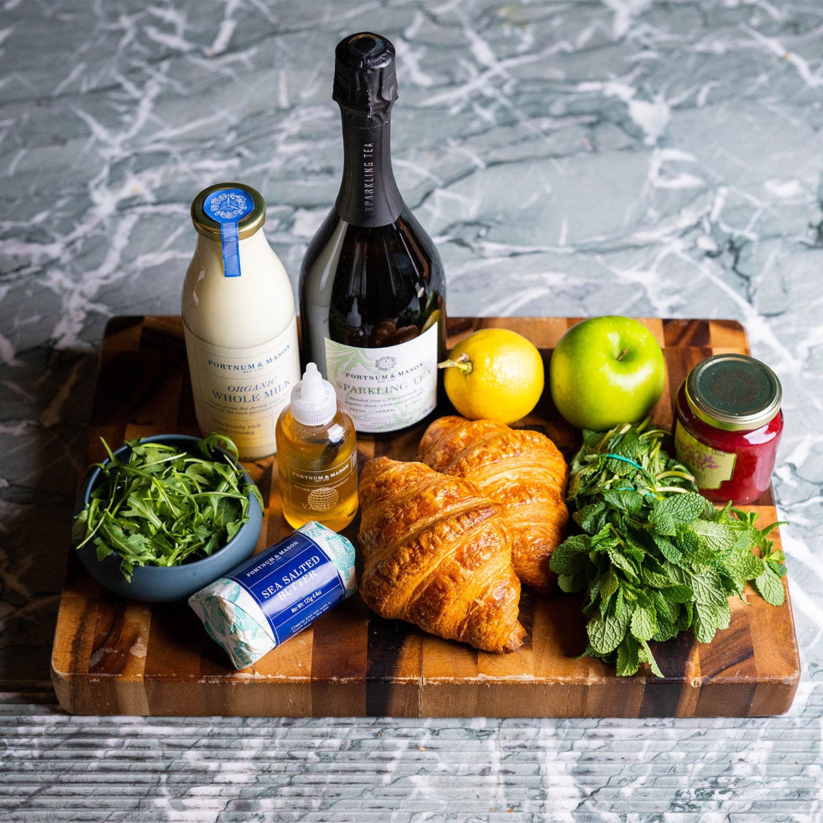 The Pavyllon Raspberry, Rhubarb & Apple Croast Breakfast Box product image