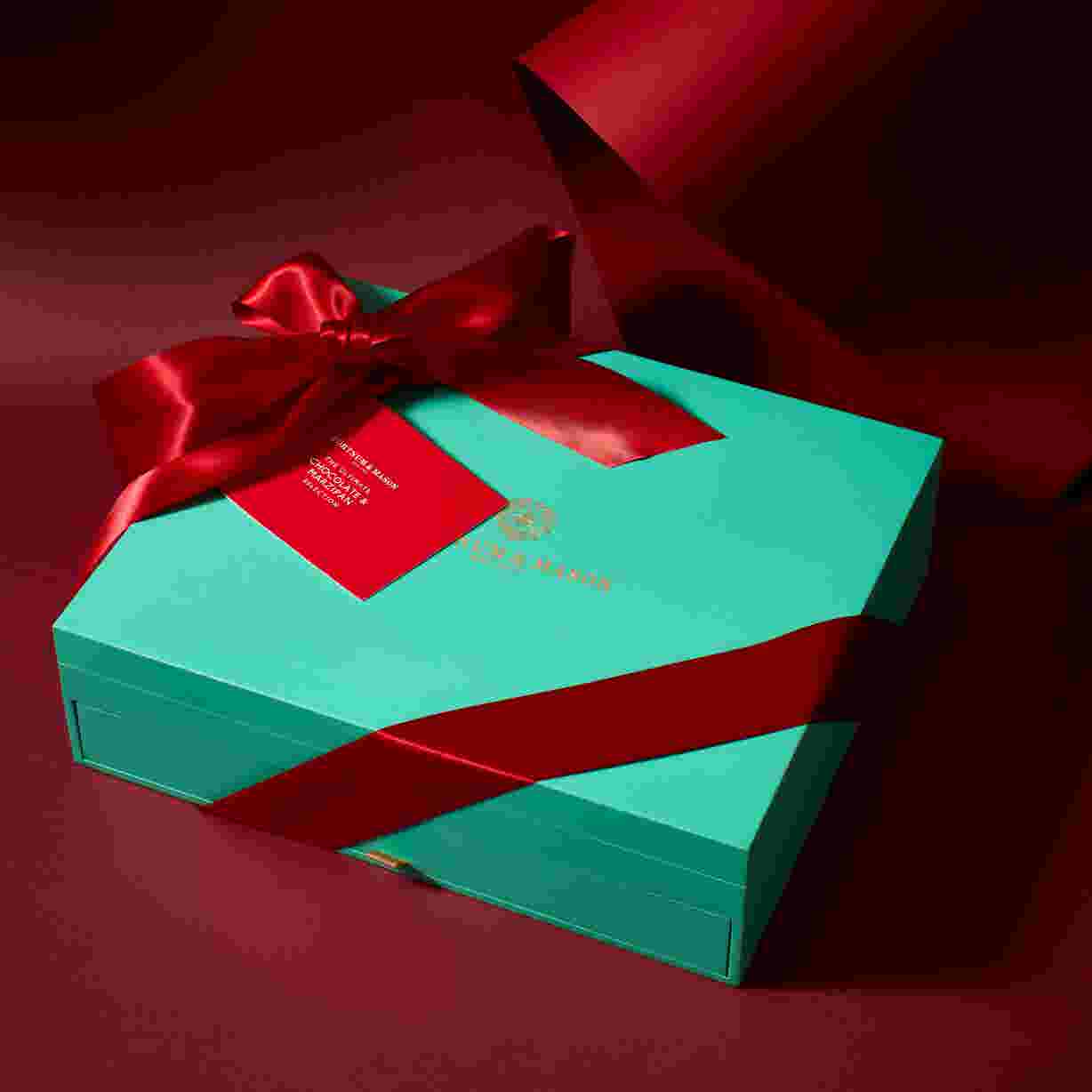 Christmas Milk, Dark & White Chocolate Selection, 1.4kg
