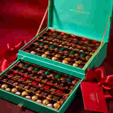 Christmas Milk, Dark & White Chocolate Selection, 1.4kg