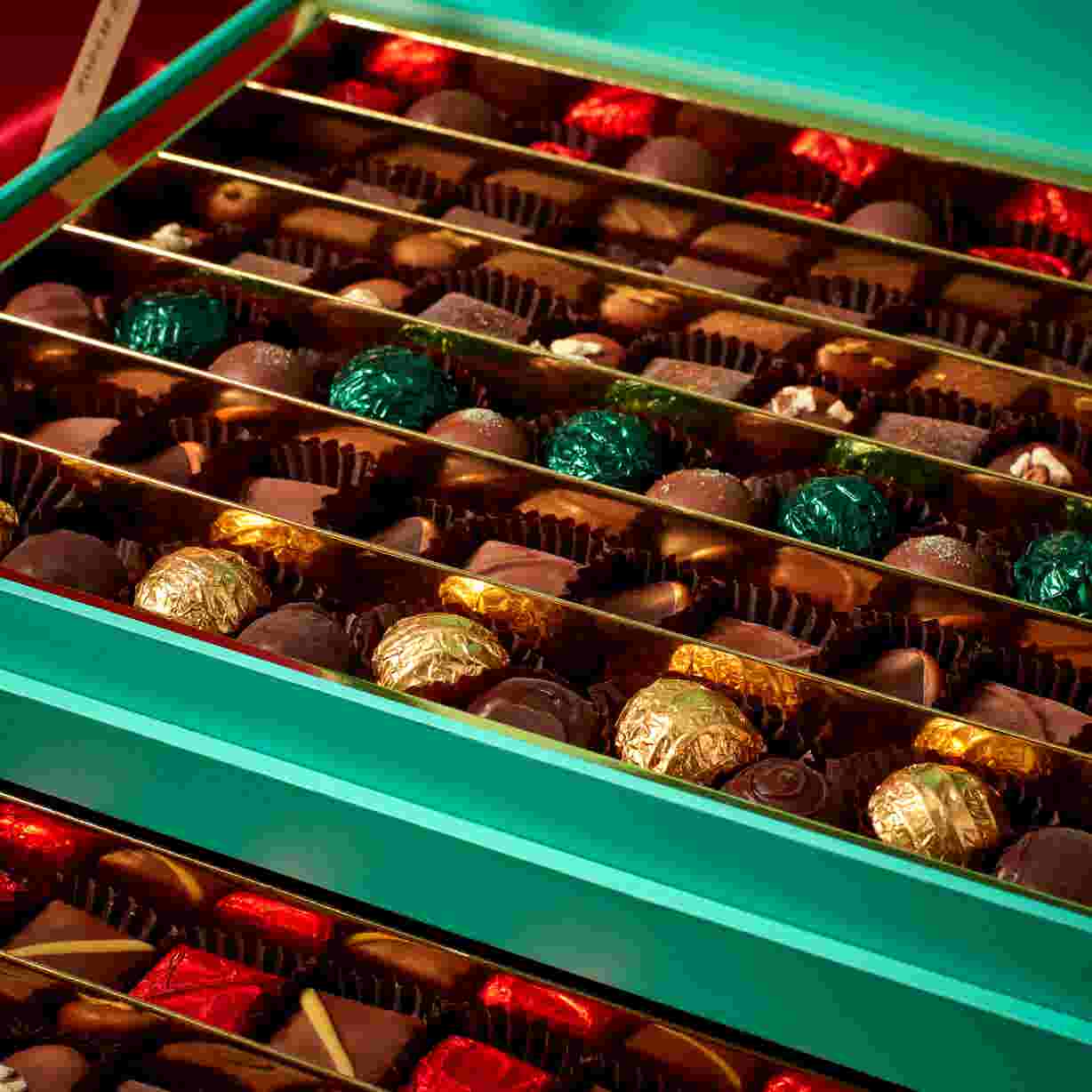 Christmas Milk, Dark & White Chocolate Selection, 1.4kg