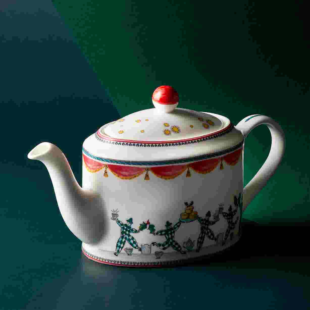 Theatre of Christmas 6 Cup Teapot
