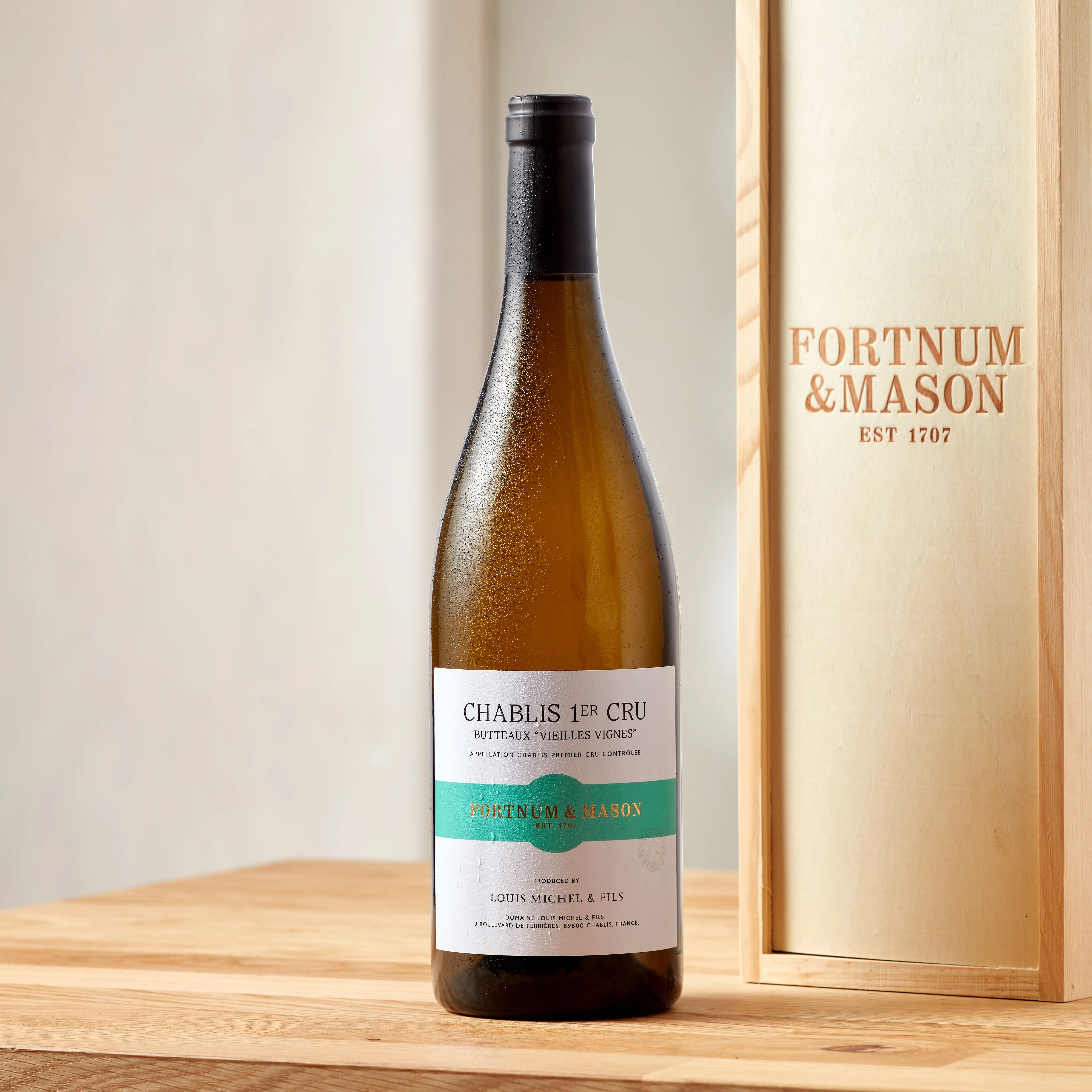 Chablis 1er Cru in Wooden Gift Box product image