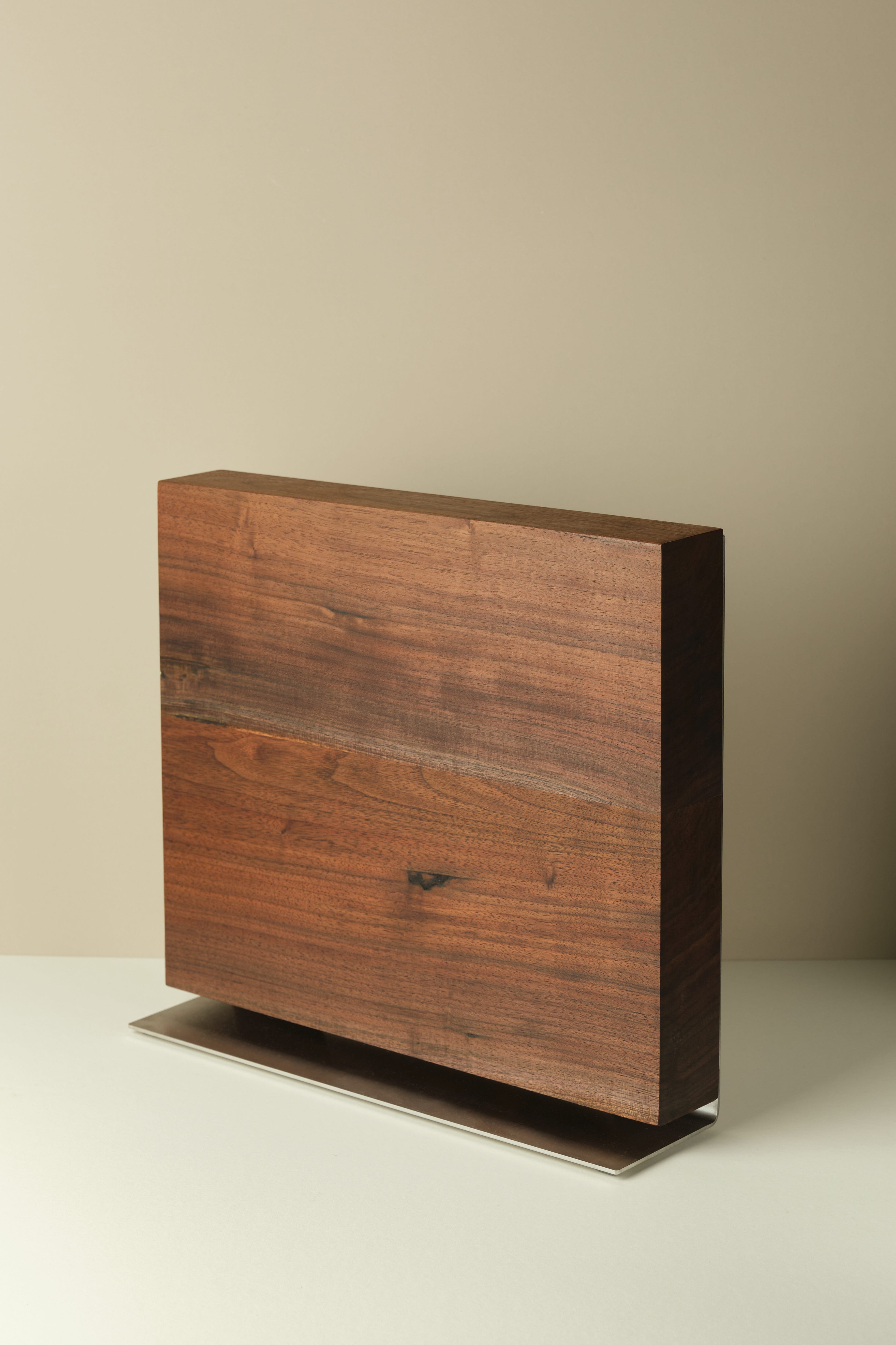 Katto Walnut Large Magnetic Stand product image