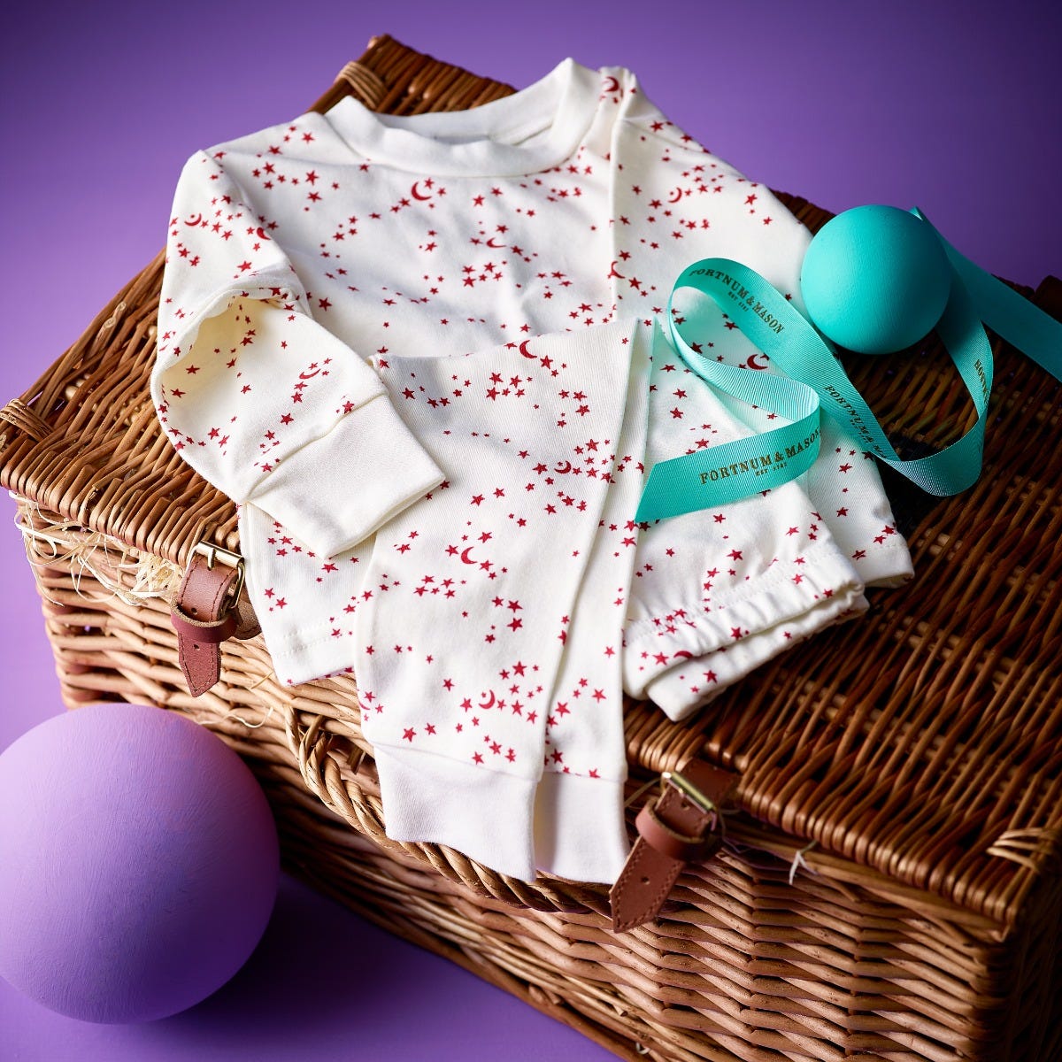Fortnum and mason baby hamper 2025