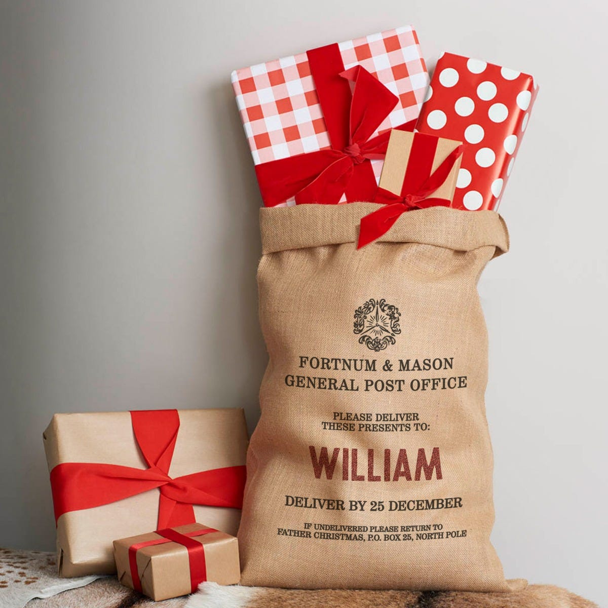 Personalised present sack outlet