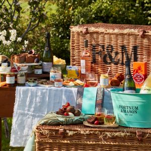 Hampers, Extraordinary Food & Joy-Giving Gifts